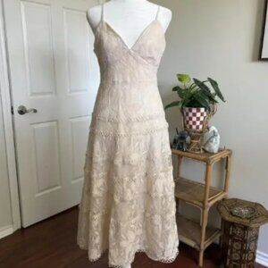 Gilli Women’s Size Small Lace Tiered Spaghetti Strap Dainty Midi Dress